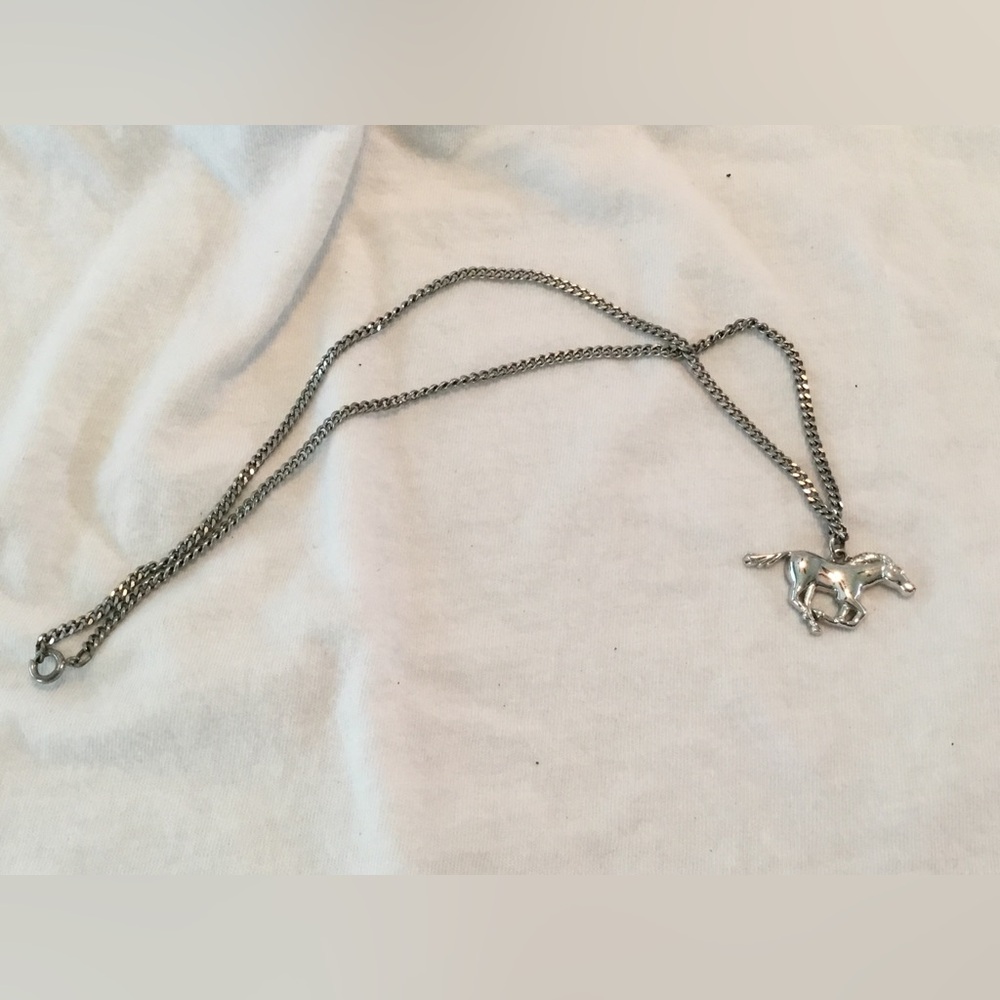 Vintage Avon Men’s Silver Tone Mustang, Bronco Horse Necklace